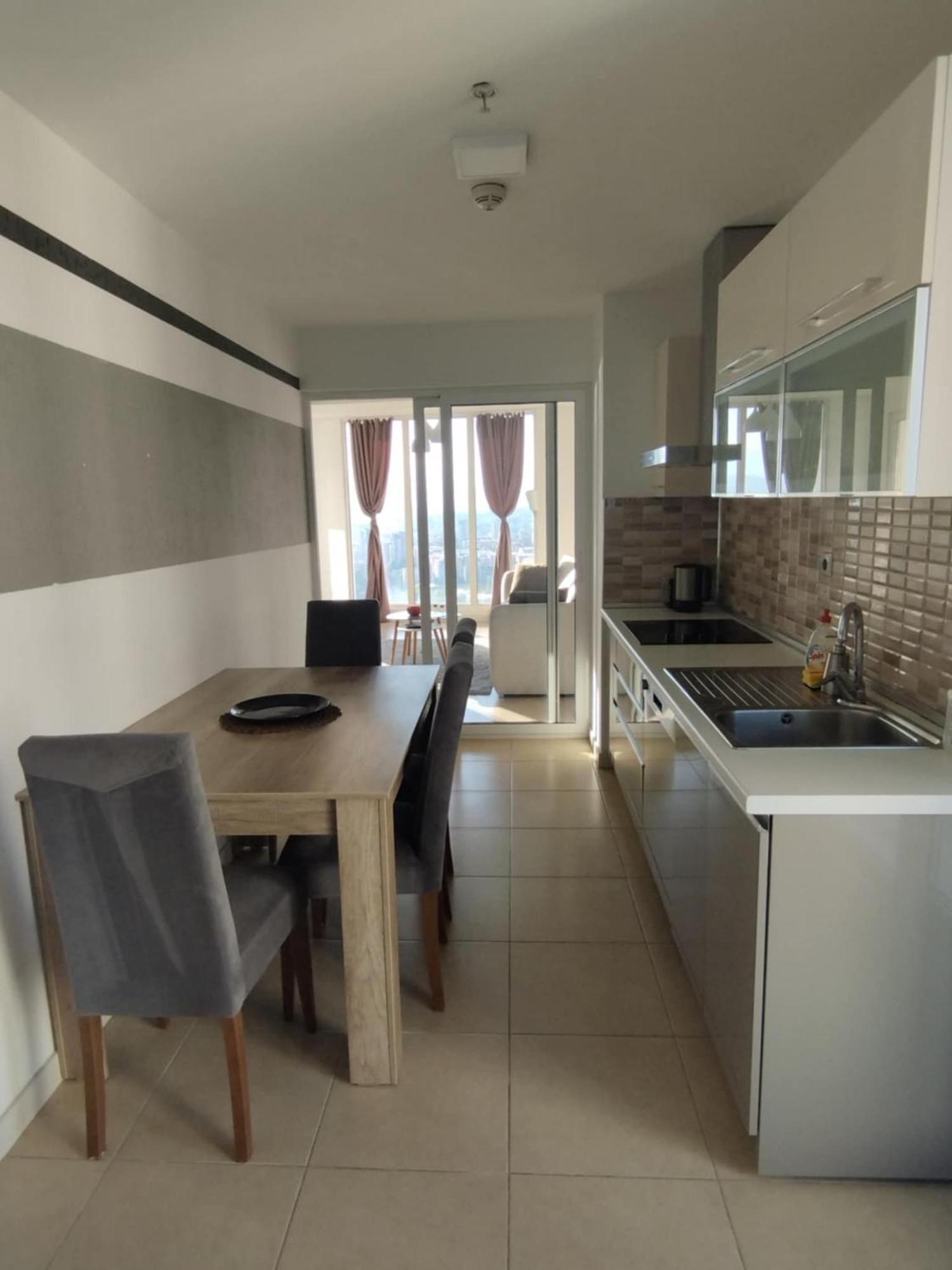 Skopje Sky City 19Th Floor Twin & 12Th Floor & 25Th & 33 Floor Apartments & With Pool & Spa & Gym & Parking Included In Price Экстерьер фото