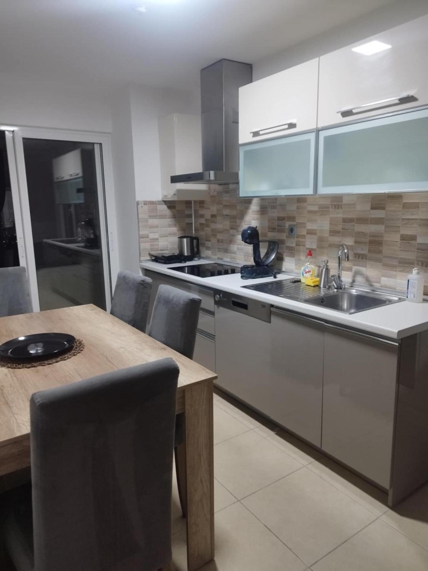 Skopje Sky City 19Th Floor Twin & 12Th Floor & 25Th & 33 Floor Apartments & With Pool & Spa & Gym & Parking Included In Price Экстерьер фото